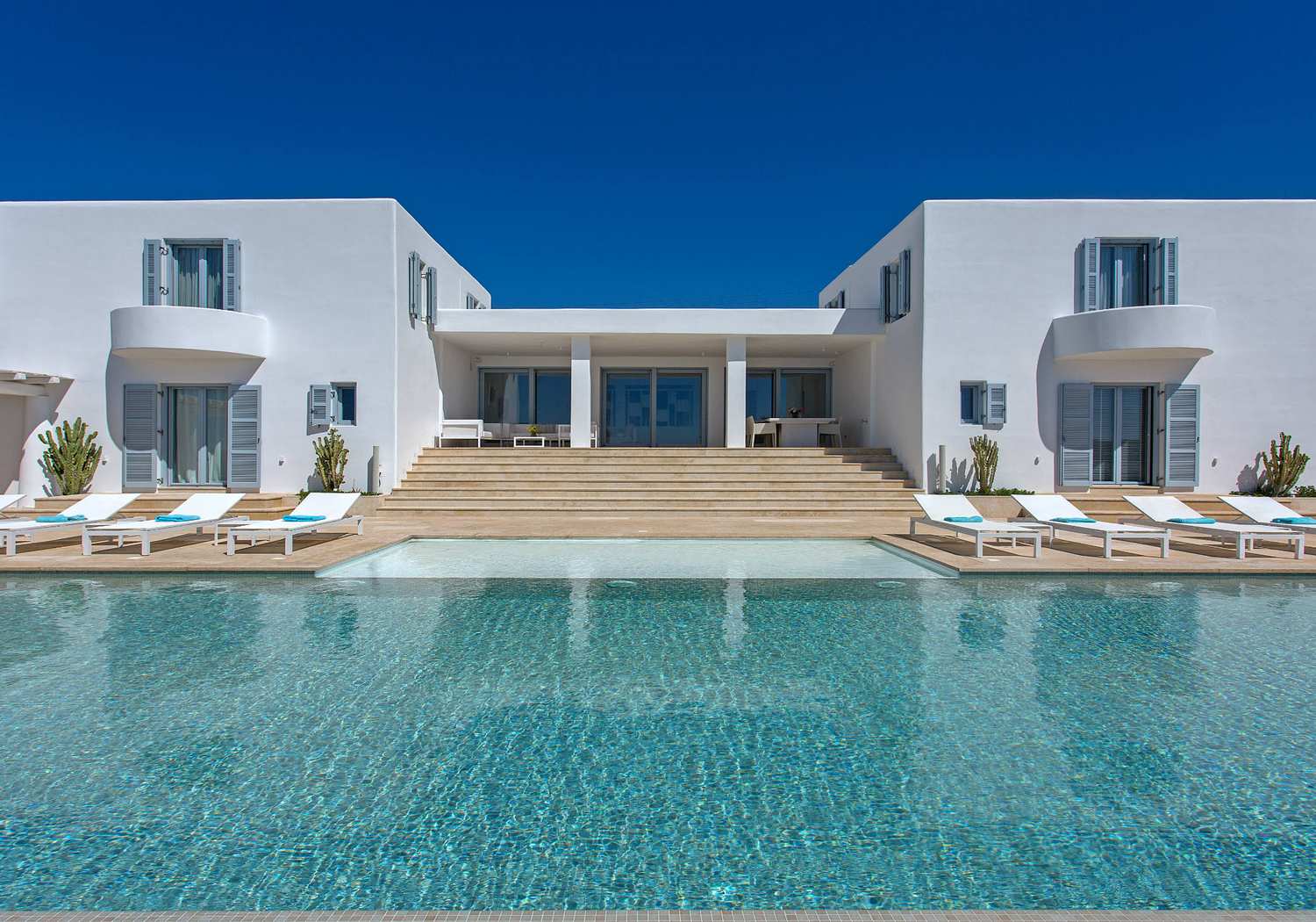 Villa White Edge
